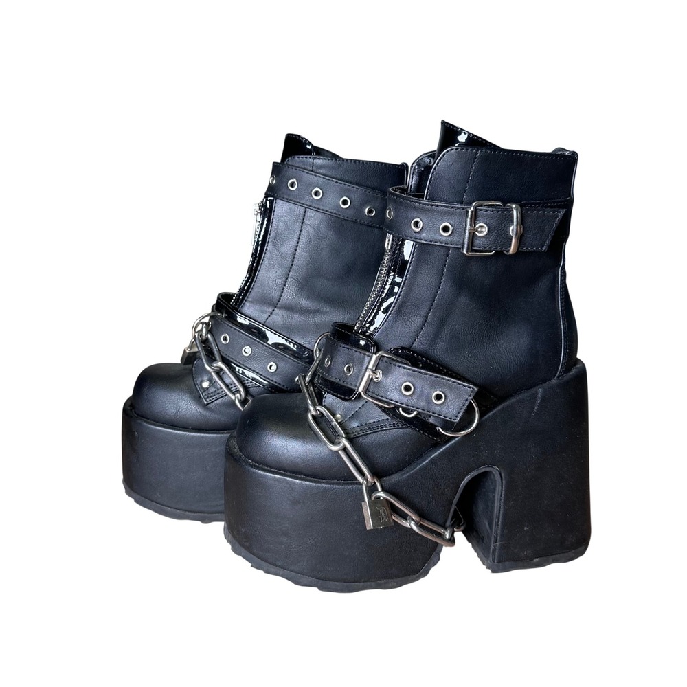 Demonia Camel-205 Black Platform Chain Boots Padlock Buckle Straps Womens 7
